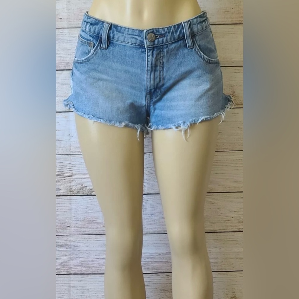 Free People Women Denim Blue Ripped Distressed Raw Hem Shorts Size 27